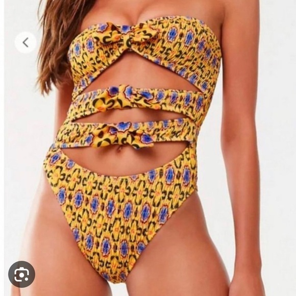 Missguided Other - NWT Misguided Tile Bandeau Bow Front High Leg Bathing Suit